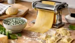 Ravioli mit der Nudelmaschine: Ricotta-Spinat-Fuellung klassisch zubereiten